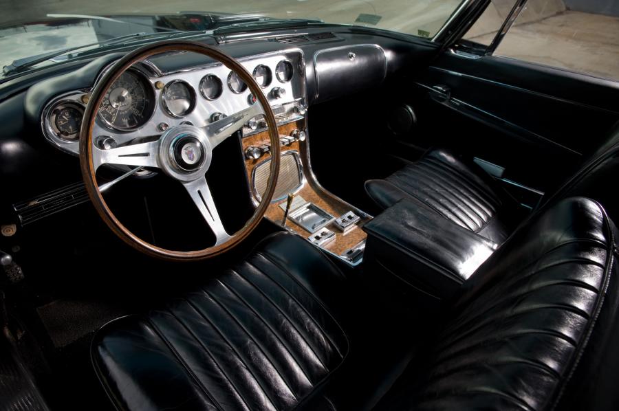 Интерьер Dual-Ghia L6.4 Coupe 1962 года  (фото 35 из 63)